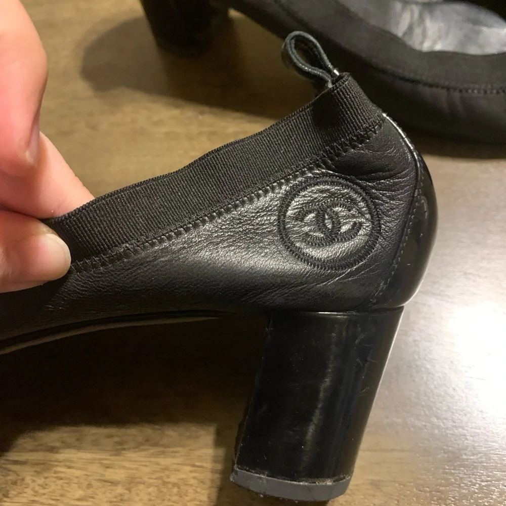 CHANEL Black Leather Cap Toe Block Heel Pumps